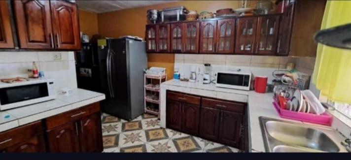 Pink Hibiscus Bed And Breakfast Montego Bay Exterior foto